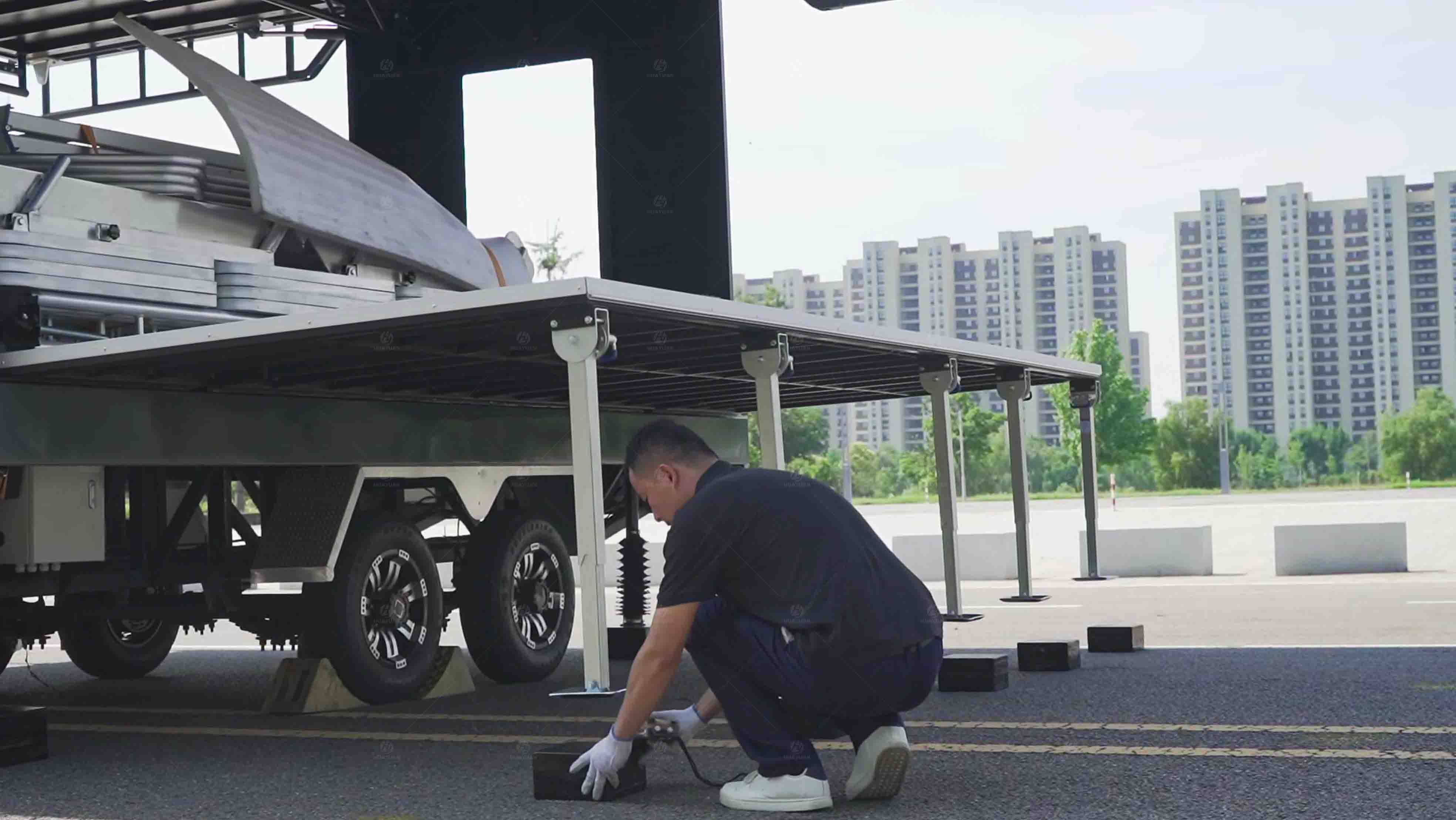 Mobile stage legs